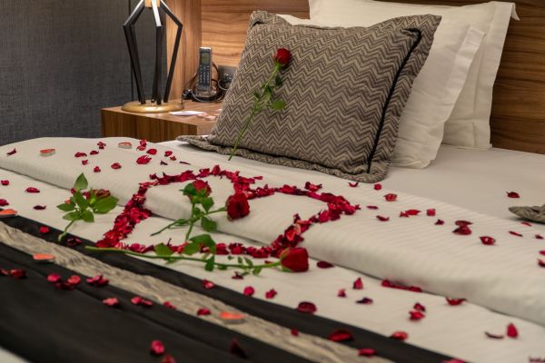 Top 5 love rooms à rennes pour un séjour romantique idéal